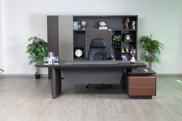 56MPL035 – EXECUTIVE DESK