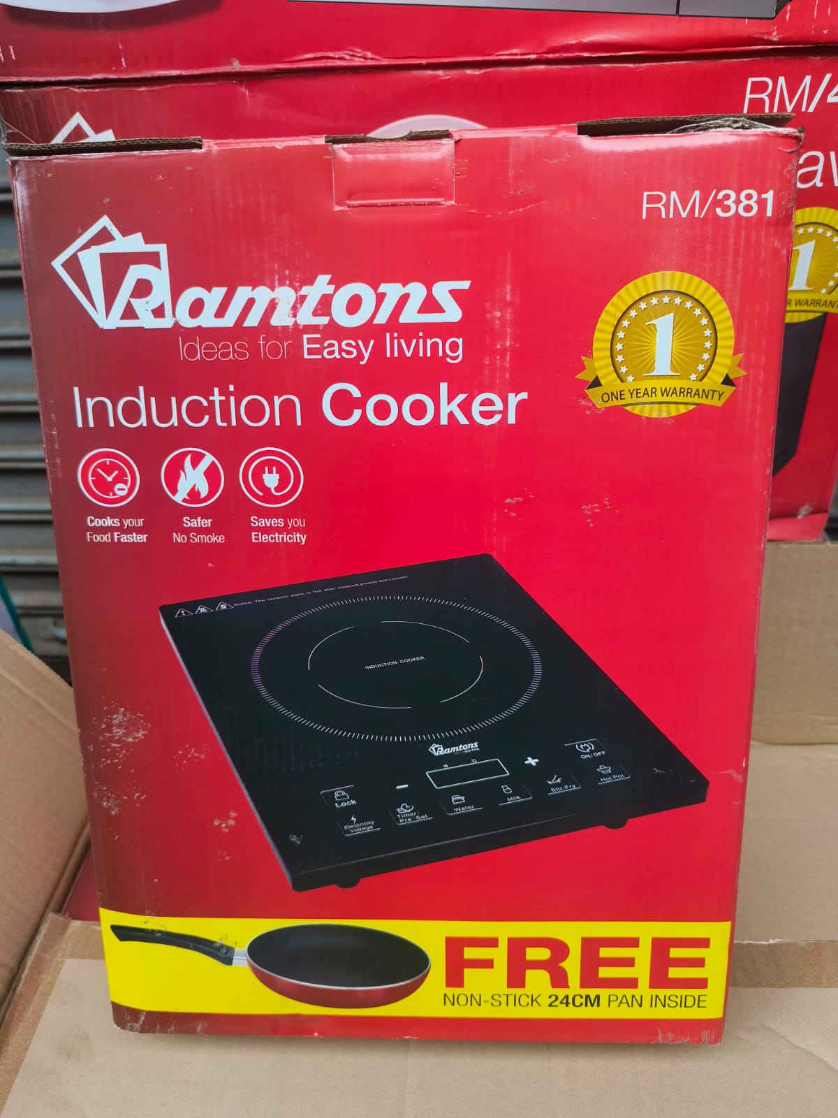 Ramtons induction cooker with free pan