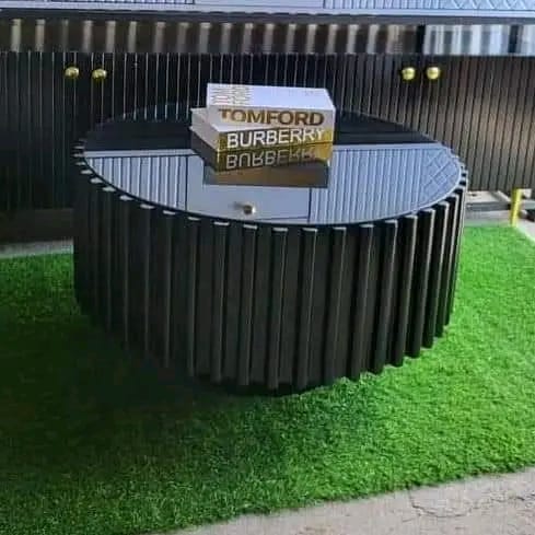 Round  black  coffee tables