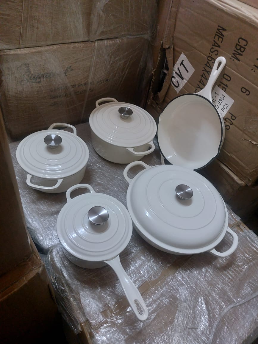 New In 9pcs cast iron cookware Set