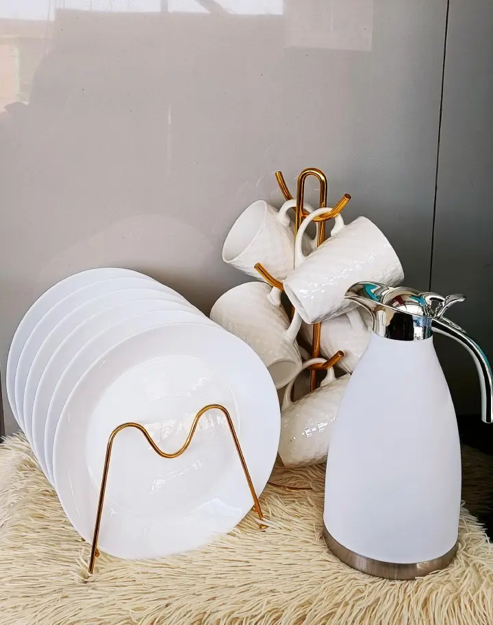 13pcs Dinner Sets6 Plates, 6Cups and 1 Unbreakable Flask;This dinner set has all you need to set a table decently