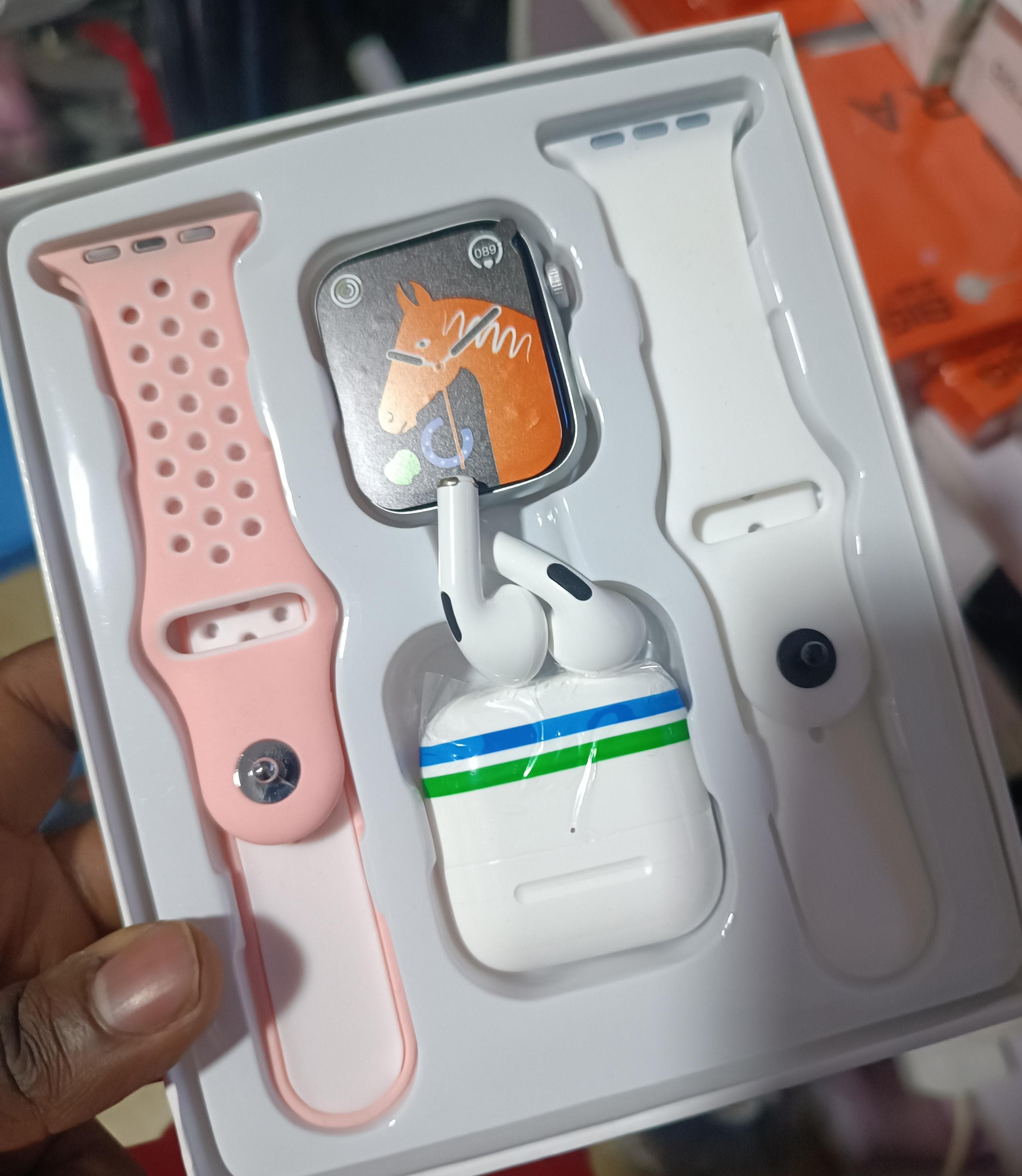2 in 1 Strap smart watch with free earpods😌‼️
