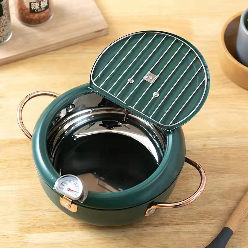 Nordic green coloured 3.4L Frying pot with thermometer - Image 2