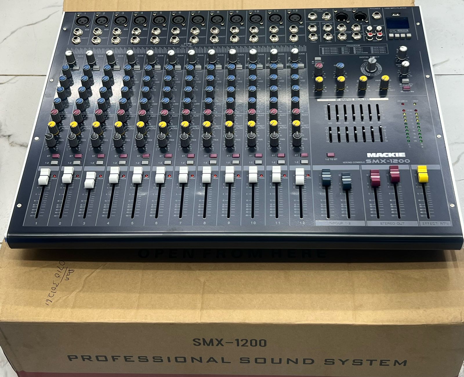 Soundcraft smx1200 ,12 channel mixer