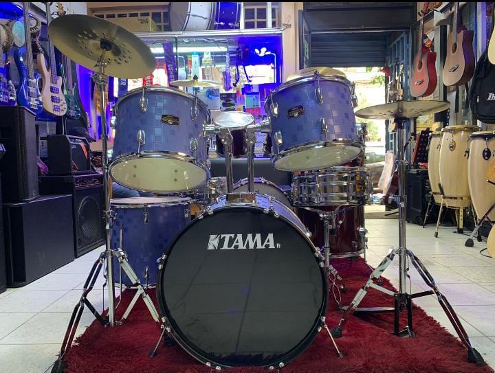 Tama Imperialstar Drum Set – 5-piece – 22″ Kick – Hairline Black - Image 3