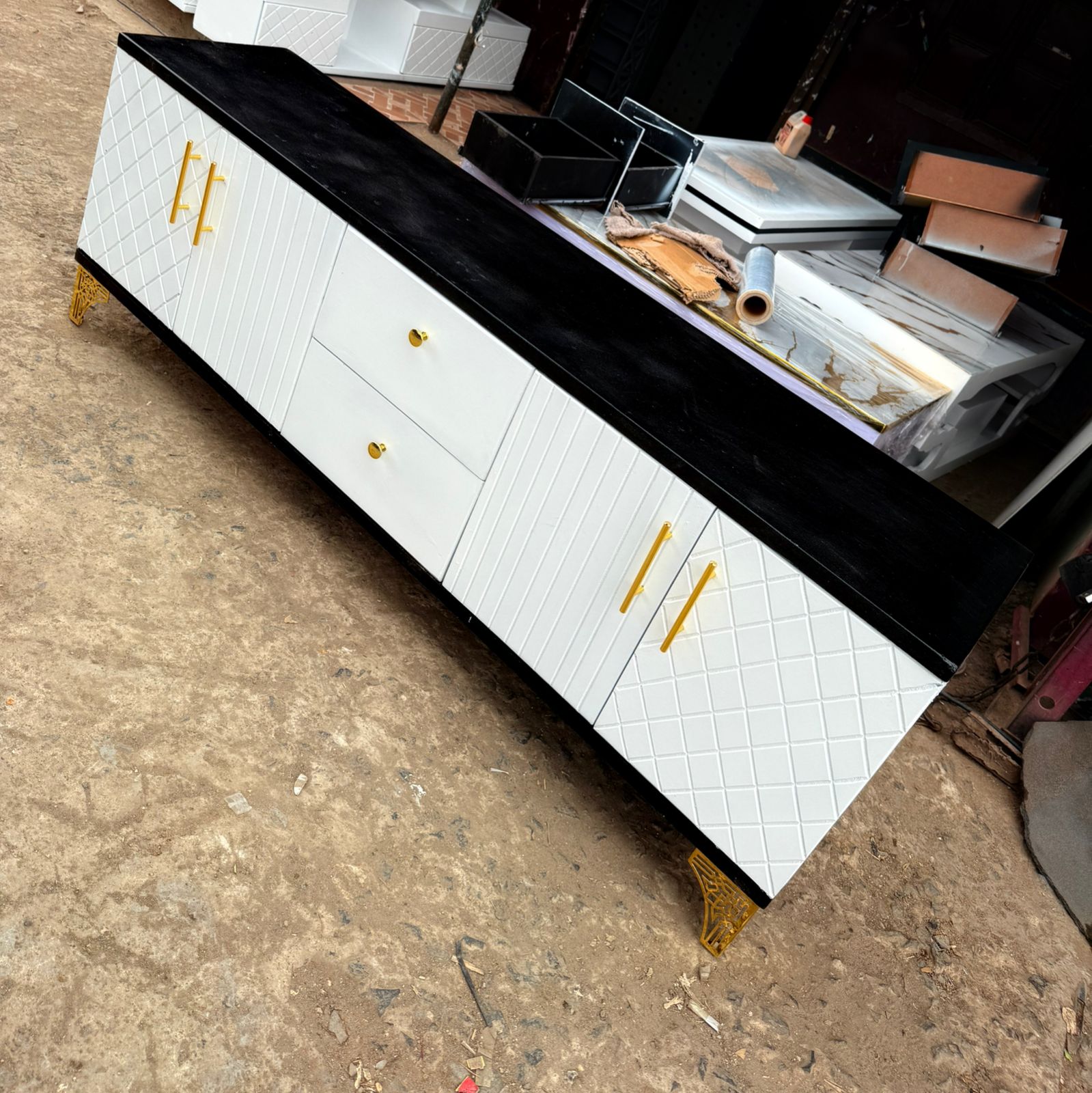 5.5fts executive tv stand with marble lining. @13100/-