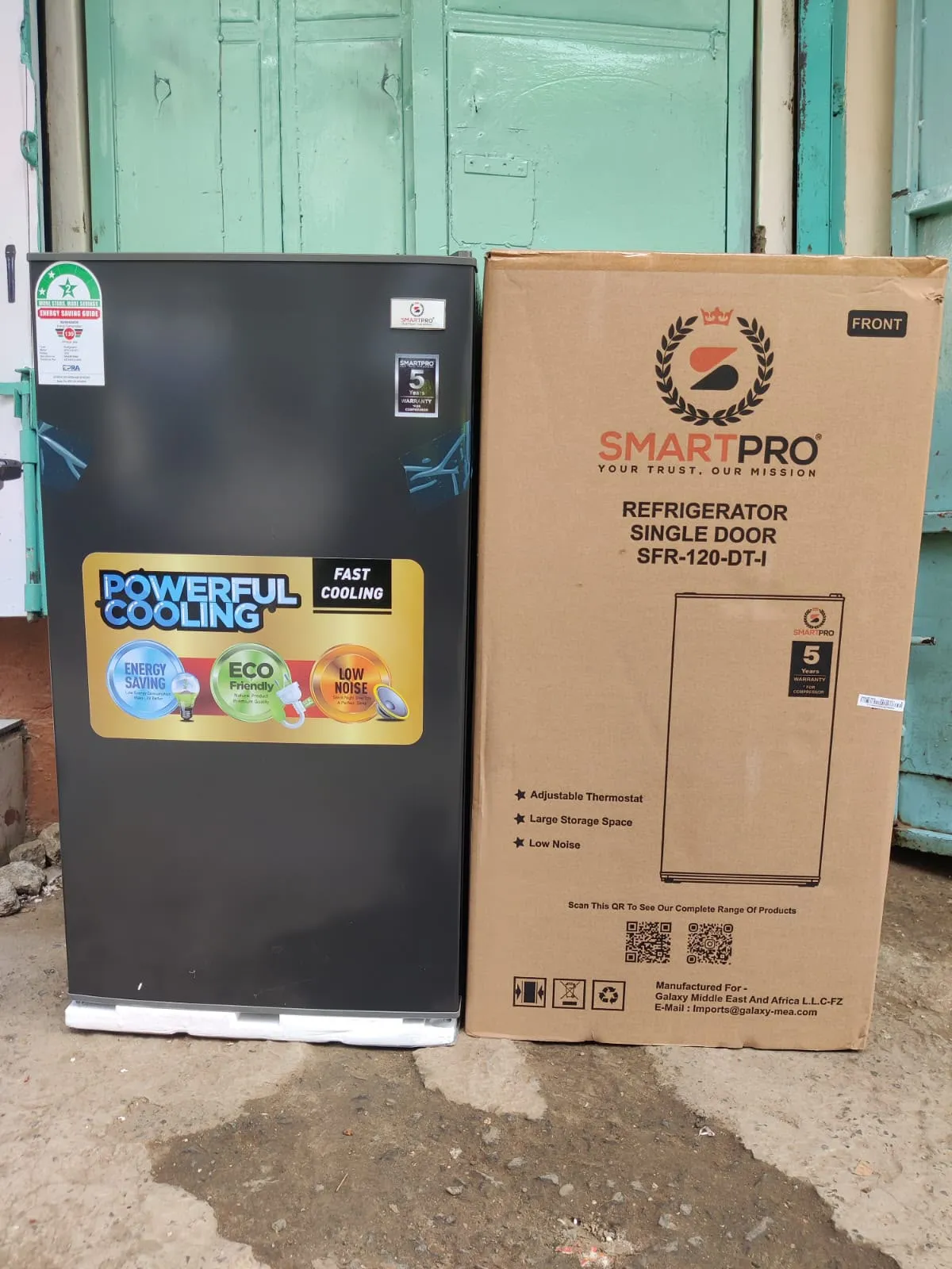 SmartPro SFR-120-DT-I Single Door Refrigerator, Black