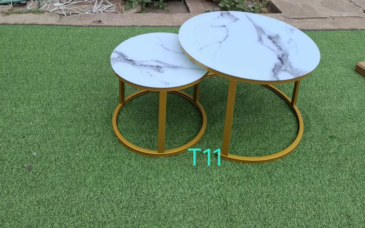 Set of 2 Round Marble-Pattern Nesting Coffee Tables with Gold Metal Frame - Image 2